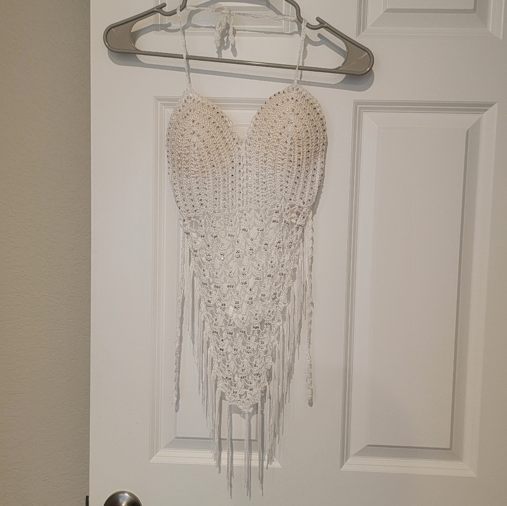 Tie halter top